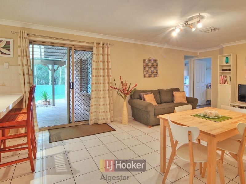 42 Bannockburn Crescent, Parkinson QLD 4115