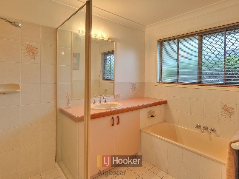 42 Bannockburn Crescent, Parkinson QLD 4115