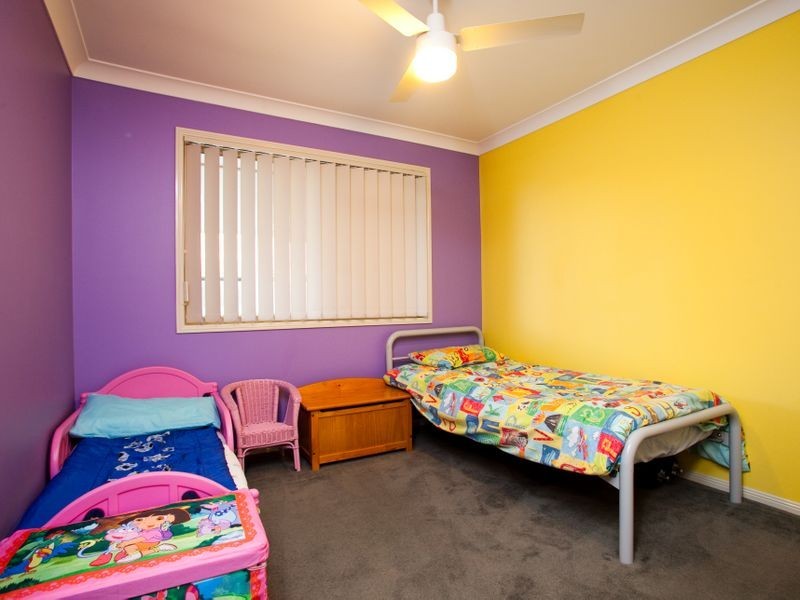 4 Karajini Crescent, Parkinson QLD 4115