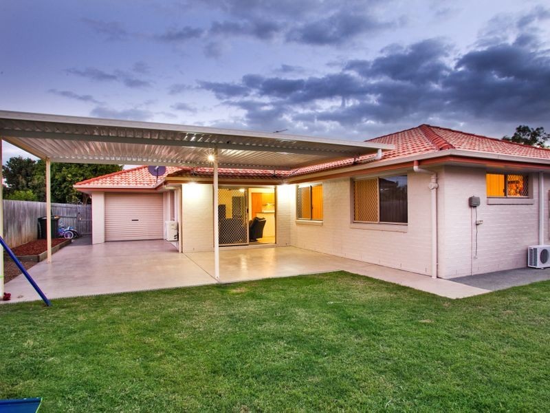 4 Karajini Crescent, Parkinson QLD 4115