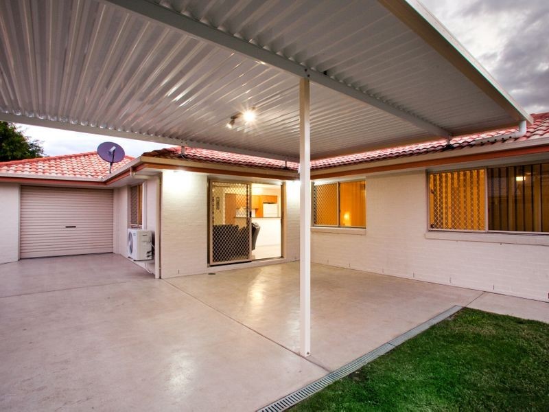 4 Karajini Crescent, Parkinson QLD 4115