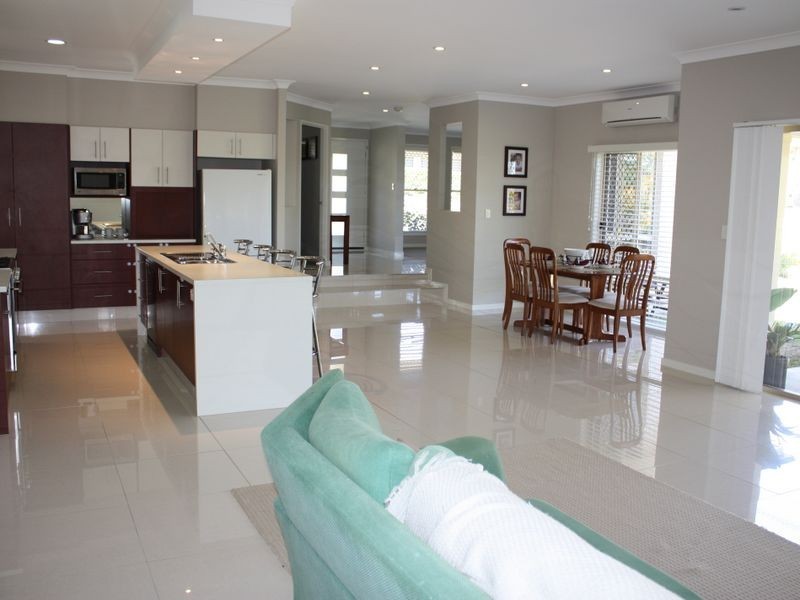 4 Larapinta Circuit, Calamvale QLD 4116