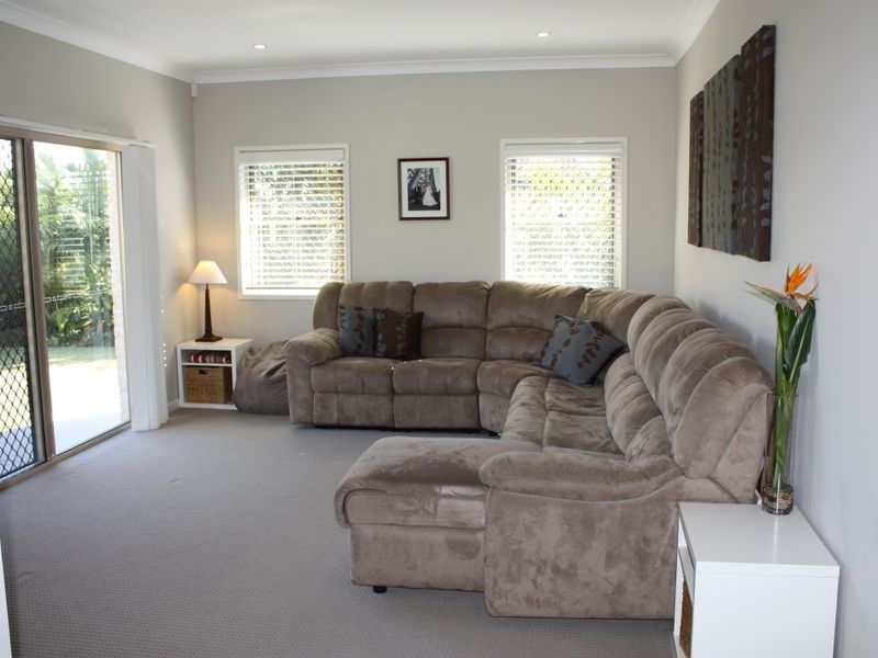 4 Larapinta Circuit, Calamvale QLD 4116