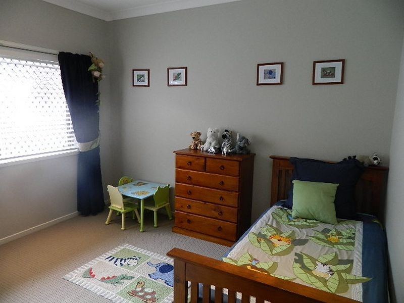 4 Larapinta Circuit, Calamvale QLD 4116