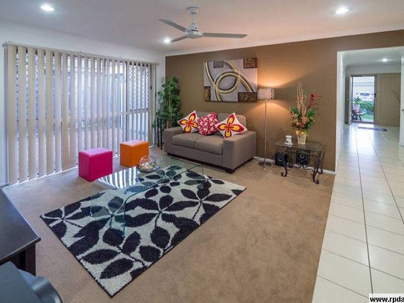 8 Pebbles Court, Berrinba QLD 4117