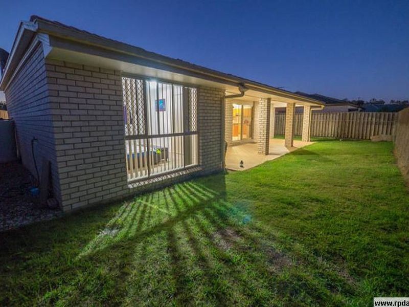 8 Pebbles Court, Berrinba QLD 4117