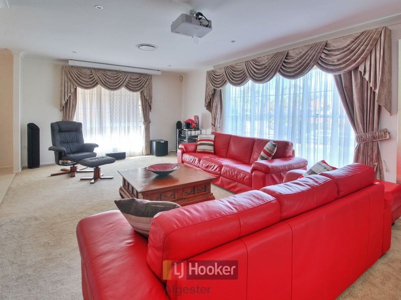 8 Tana Place, Parkinson QLD 4115