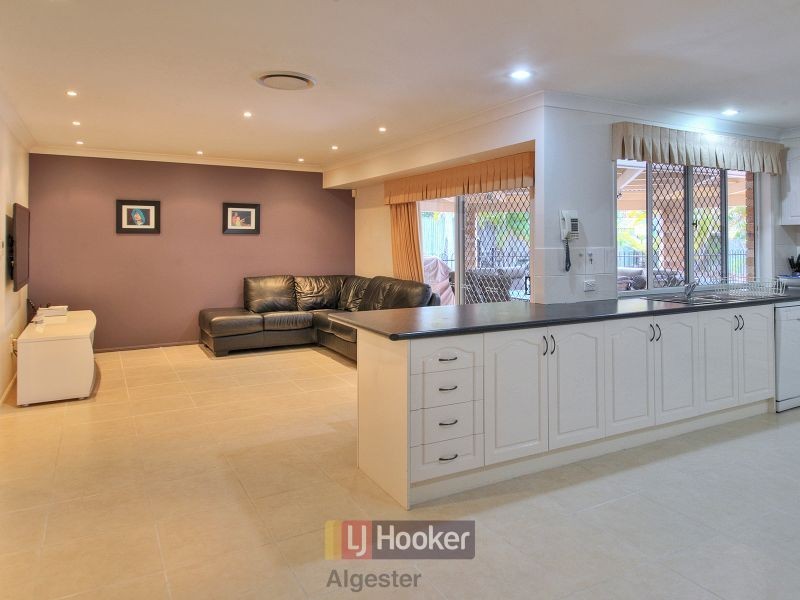 8 Tana Place, Parkinson QLD 4115