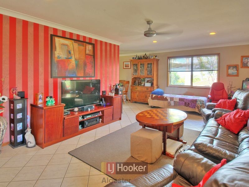 7 Liana Court, Regents Park QLD 4118