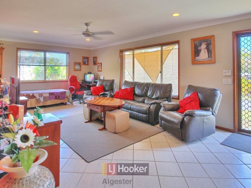 7 Liana Court, Regents Park QLD 4118