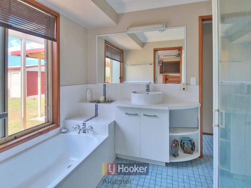 7 Liana Court, Regents Park QLD 4118