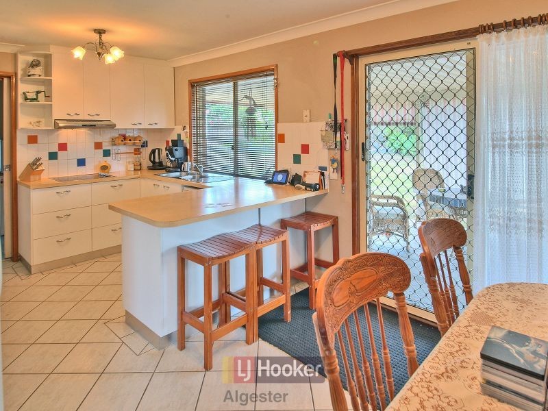 7 Liana Court, Regents Park QLD 4118