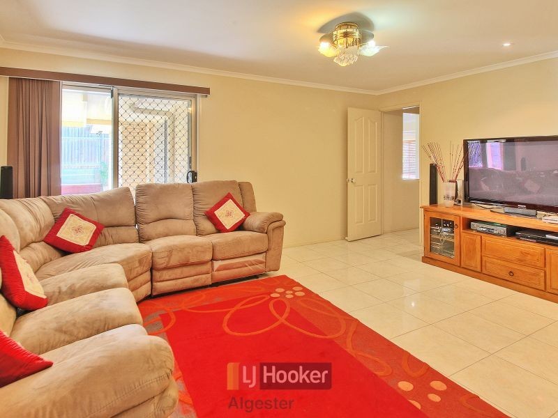137 Wallum Drive, Parkinson QLD 4115