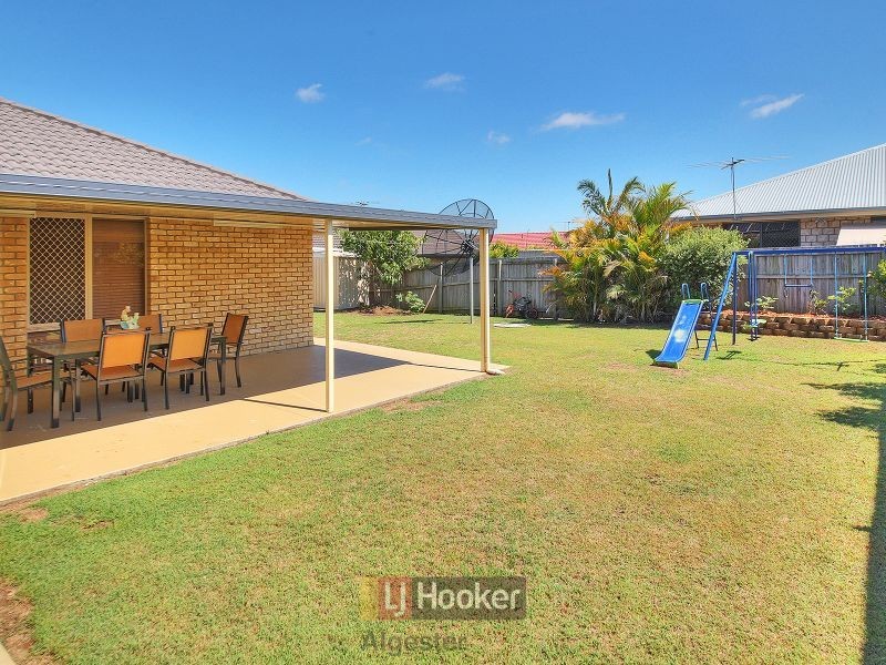 137 Wallum Drive, Parkinson QLD 4115