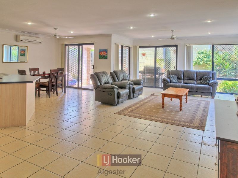 18 Goongarrie Crescent, Parkinson QLD 4115
