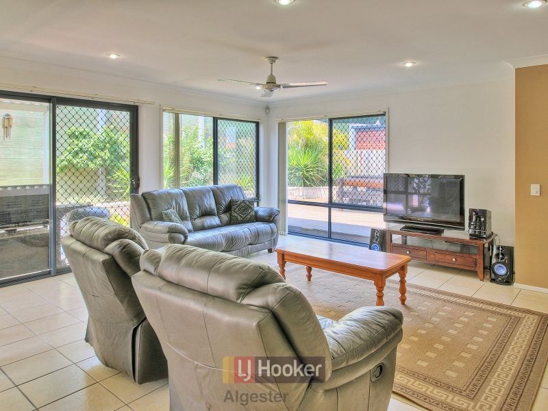 18 Goongarrie Crescent, Parkinson QLD 4115