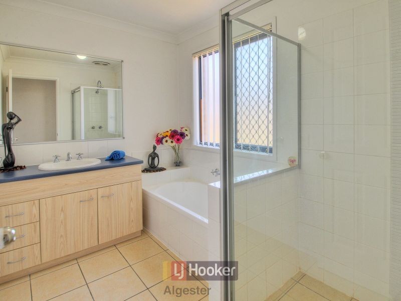 18 Goongarrie Crescent, Parkinson QLD 4115