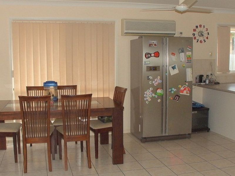 31 Regal Drive, Regents Park QLD 4118