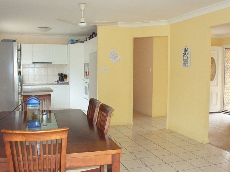 31 Regal Drive, Regents Park QLD 4118
