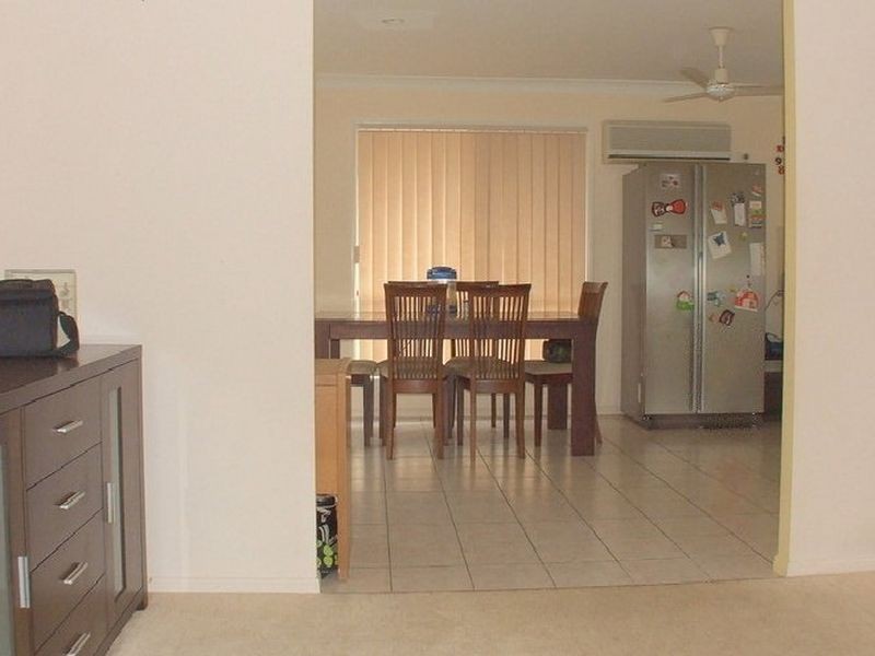 31 Regal Drive, Regents Park QLD 4118