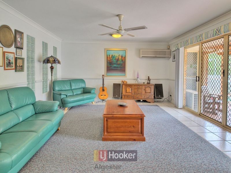 19 Avondale Crescent, Parkinson QLD 4115