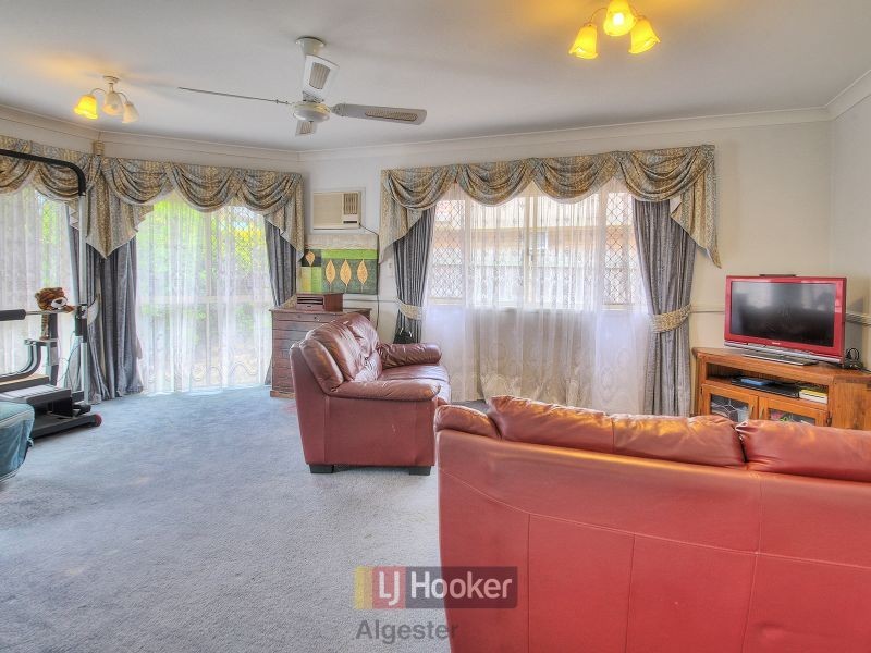 19 Avondale Crescent, Parkinson QLD 4115