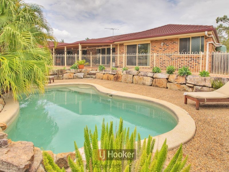 19 Avondale Crescent, Parkinson QLD 4115