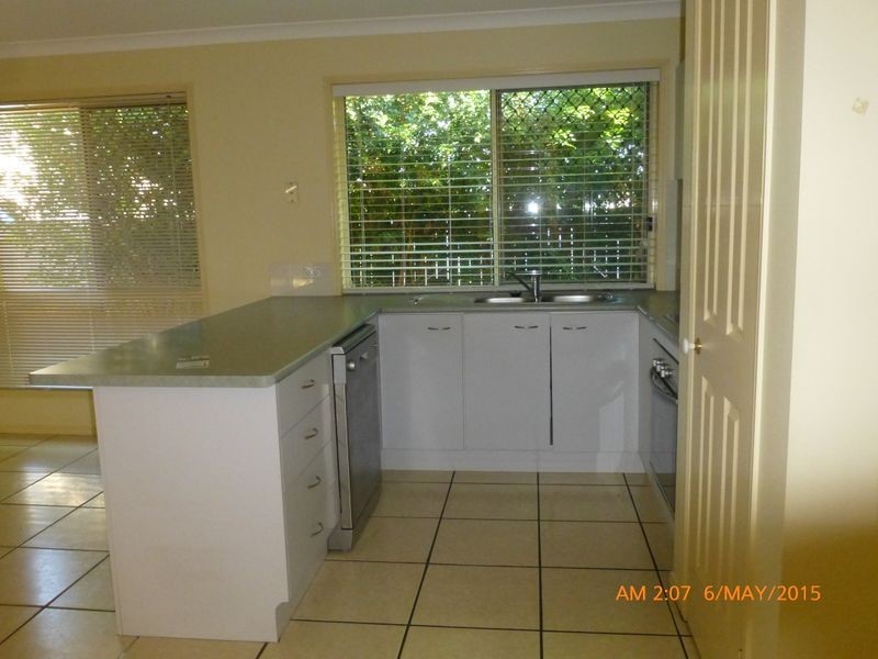 9 Isla Place, Parkinson QLD 4115