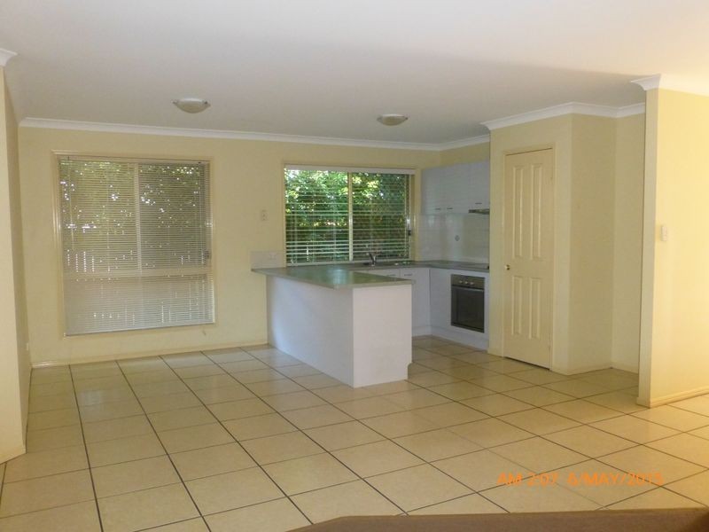 9 Isla Place, Parkinson QLD 4115