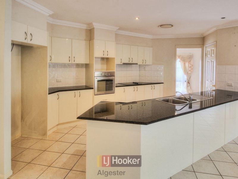 132 White Cedar Circuit, Stretton QLD 4116