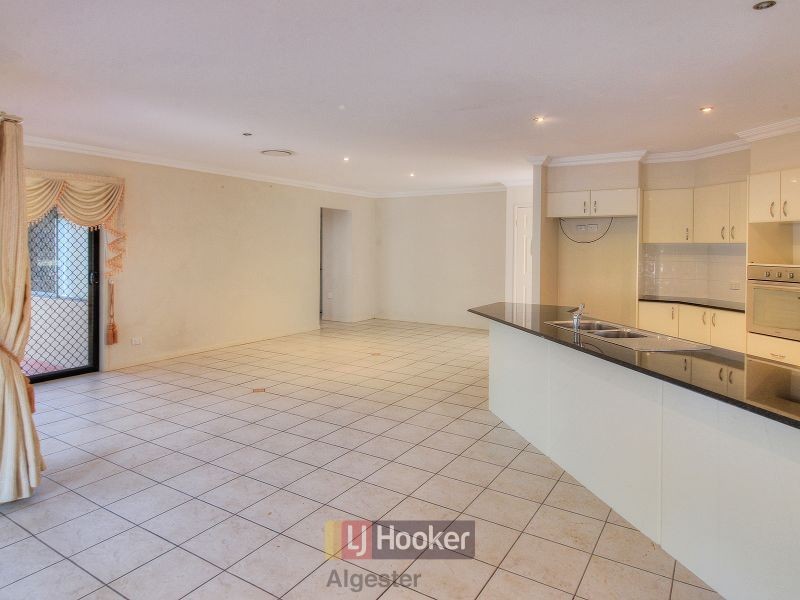 132 White Cedar Circuit, Stretton QLD 4116