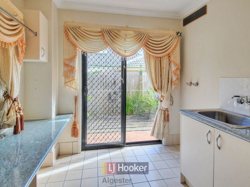 132 White Cedar Circuit, Stretton QLD 4116