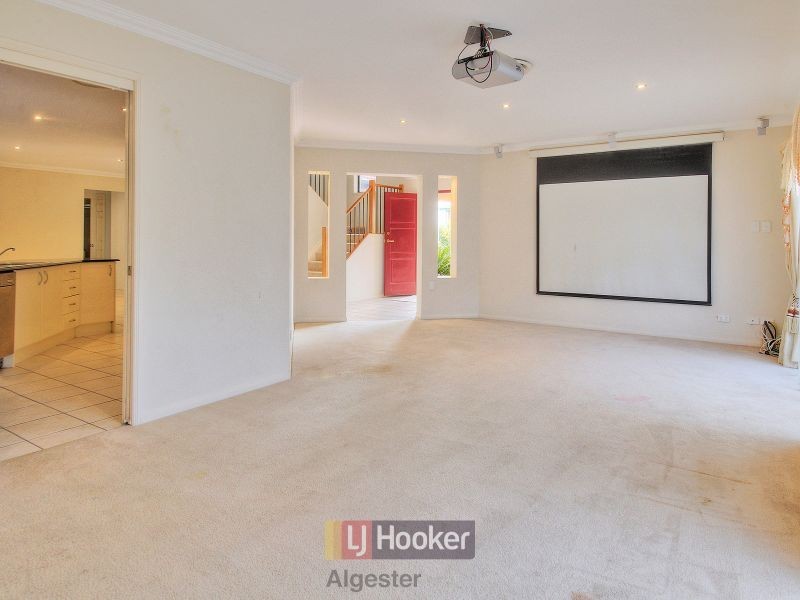 132 White Cedar Circuit, Stretton QLD 4116