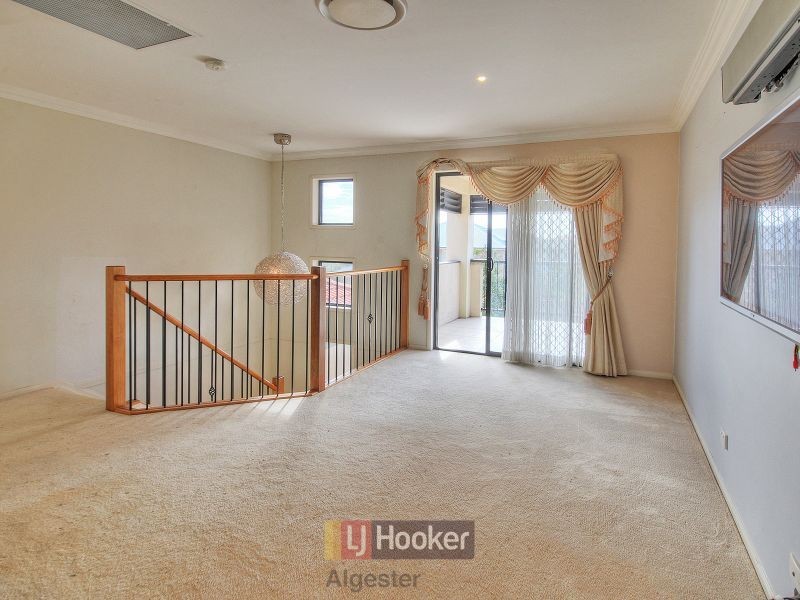 132 White Cedar Circuit, Stretton QLD 4116