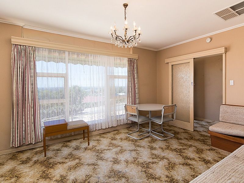 21 Seacombe Crescent, Seacombe Heights SA 5047