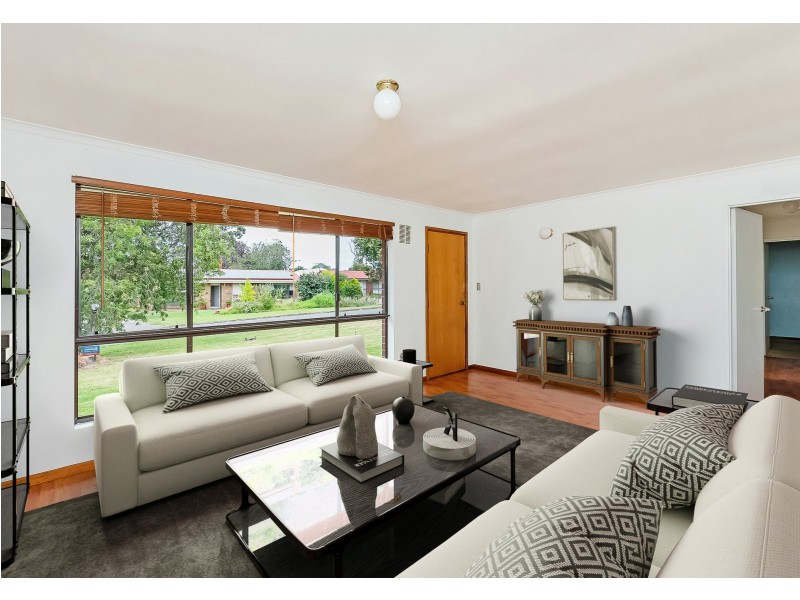 13 Lewis Avenue, Mount Barker SA 5251
