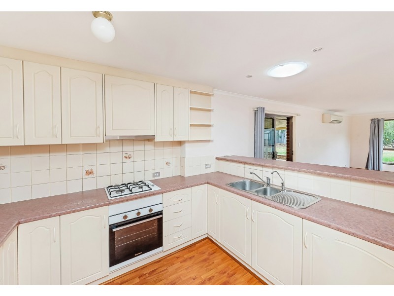 13 Lewis Avenue, Mount Barker SA 5251