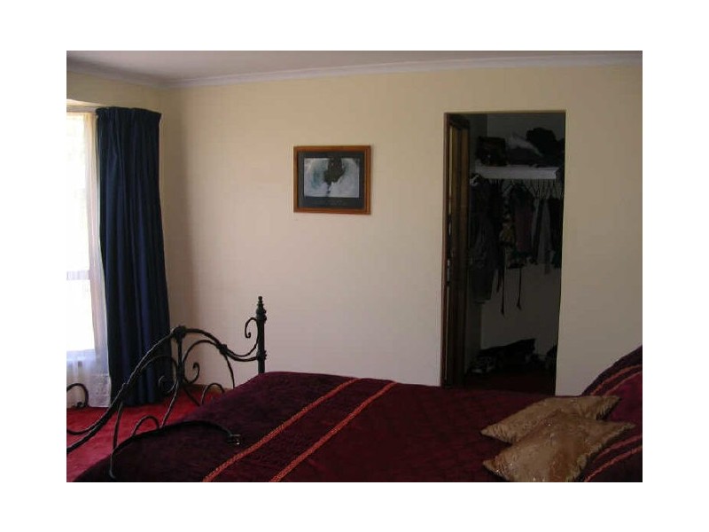 2 Kernutt Court, Mount Barker SA 5251