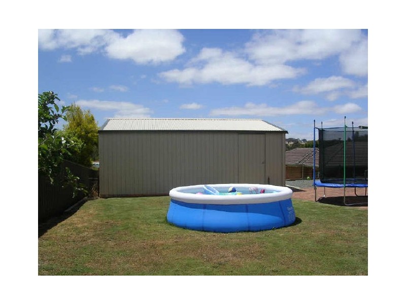 2 Kernutt Court, Mount Barker SA 5251