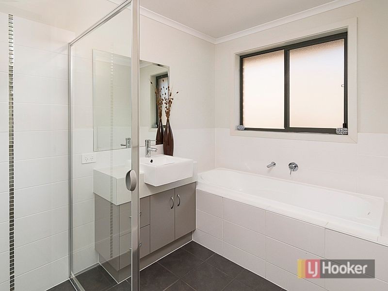 26 Douglas Drive, Mount Barker SA 5251