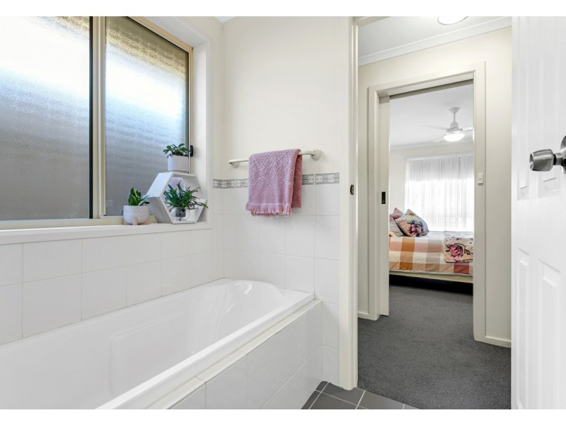 10 Herbig Court, Mount Barker SA 5251