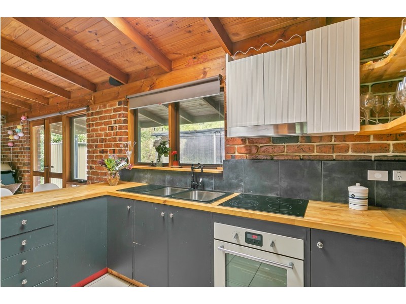 26 Fern Hill Road, Bridgewater SA 5155