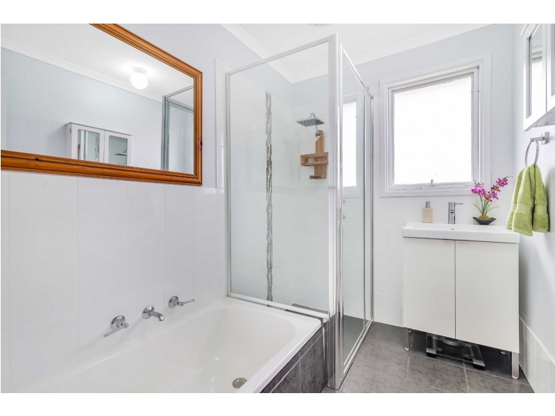 10 Alberg Avenue, Mount Barker SA 5251