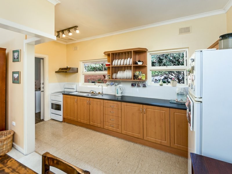 11 Deane Avenue, Belair SA 5052