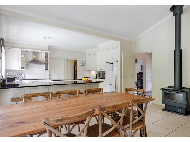 11 Claret Ash Drive, Mount Barker SA 5251