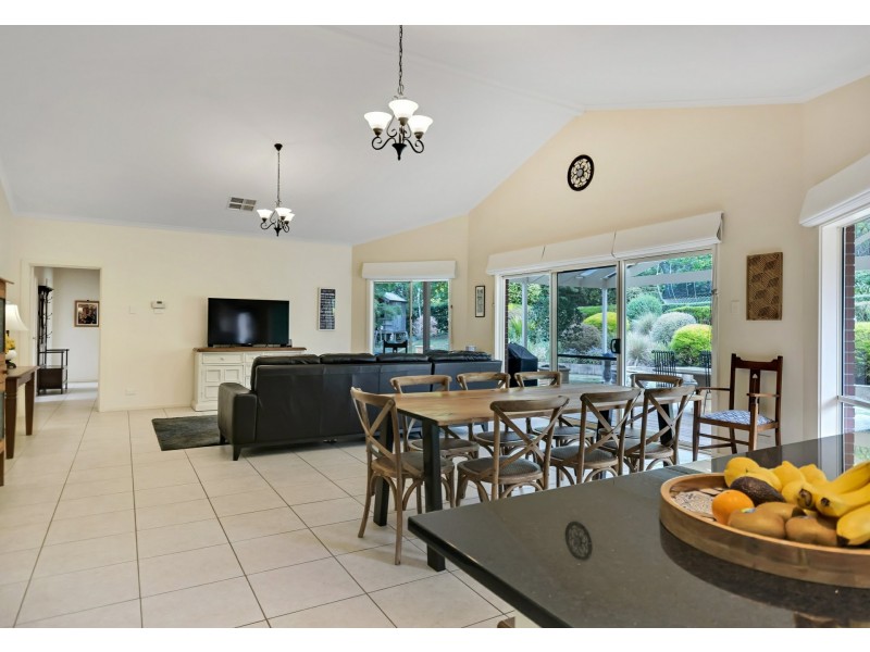 11 Claret Ash Drive, Mount Barker SA 5251