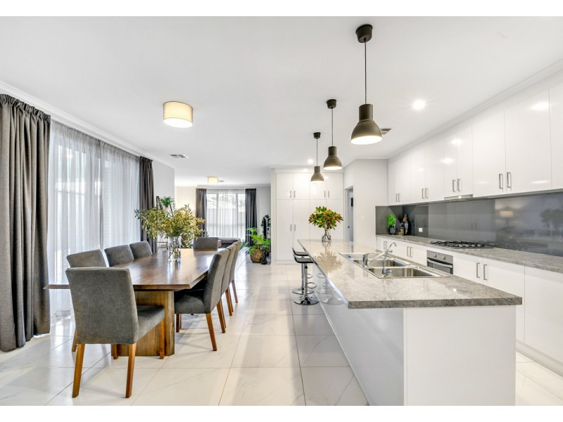 5 Honeysuckle Way, Mount Barker SA 5251