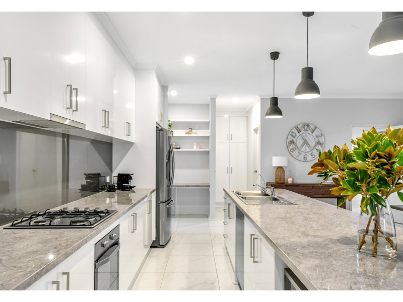 5 Honeysuckle Way, Mount Barker SA 5251