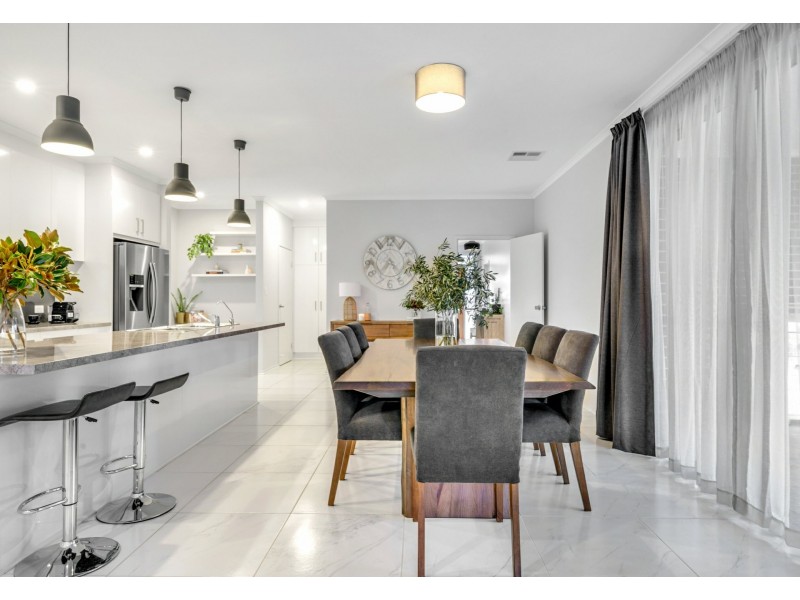 5 Honeysuckle Way, Mount Barker SA 5251