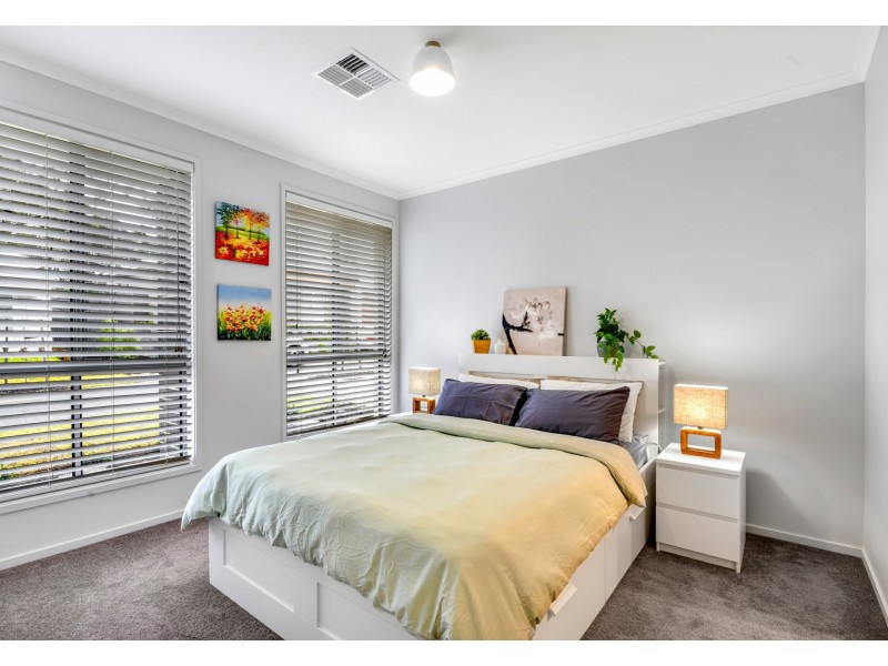 5 Honeysuckle Way, Mount Barker SA 5251